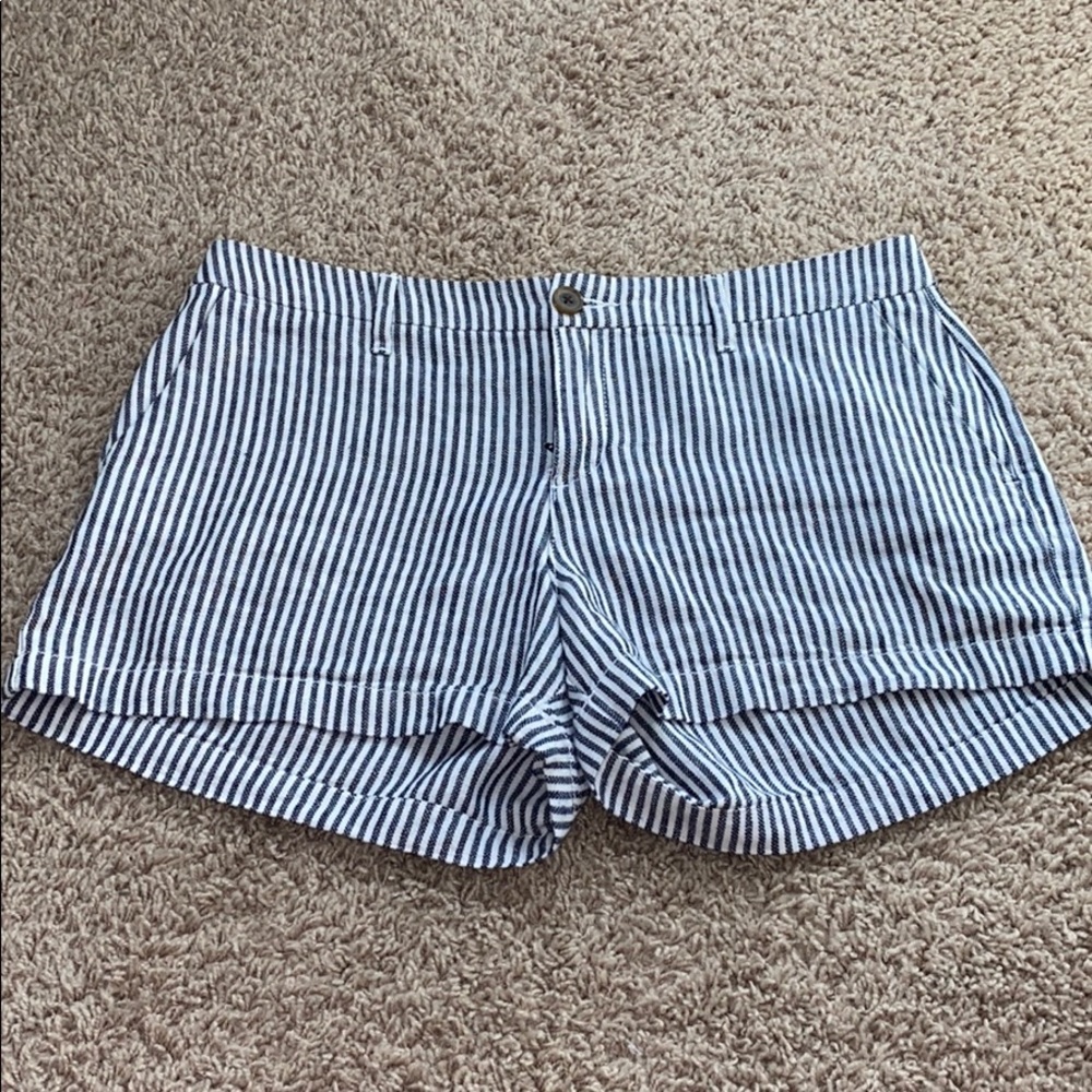 Old navy white and navy shorts
